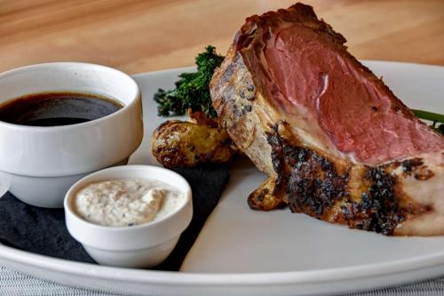 DoubleTree by Hilton Oceanfront Virginia Beach