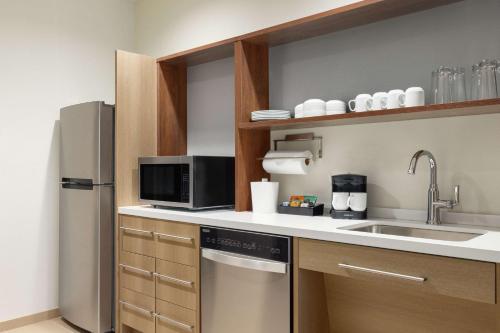 Home2 Suites By Hilton Rochester Greece - image 7