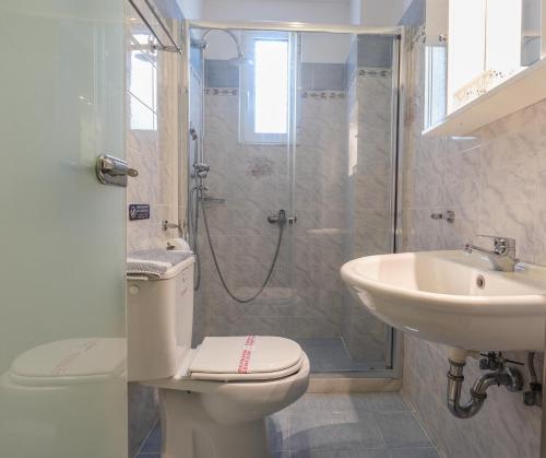 Delfini Beach Hotel & Suites Delfini Beach Hotel & Suites