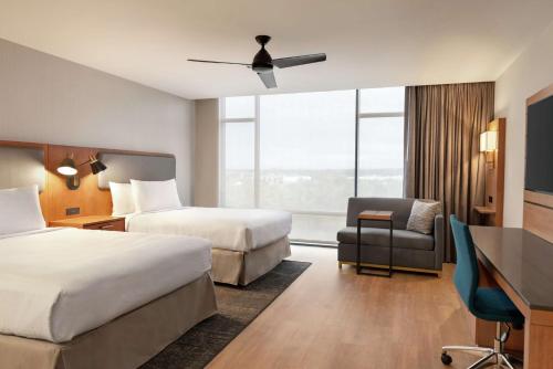 1 queen bed