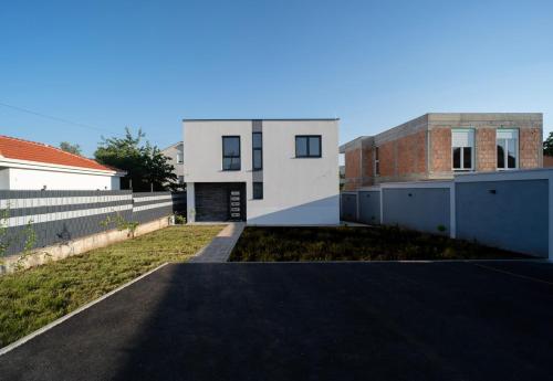 Villa image 3