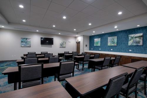Hampton Inn & Suites Duncanville Dallas Tx - image 3