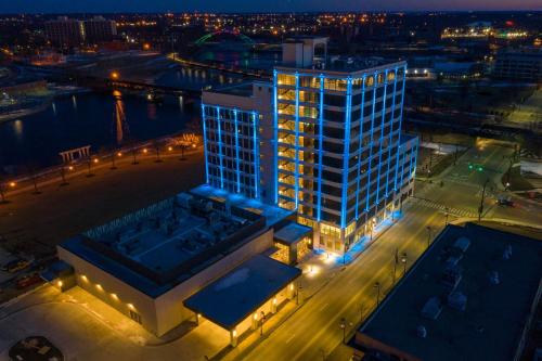 Embassy Suites By Hilton Rockford Riverfront in Rockford, USA