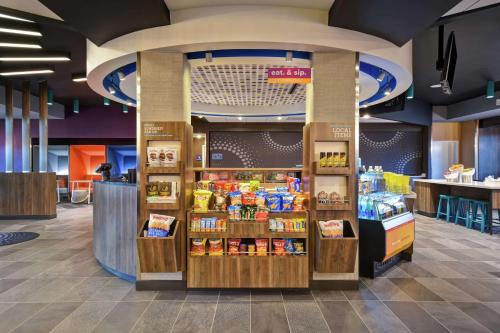 Tru By Hilton Denver South Park Meadows Co - image 11