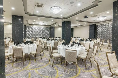 Tagungsräume / Festsäle, Hilton Garden Inn Wichita Downtown near Great Plains Transportmuseum