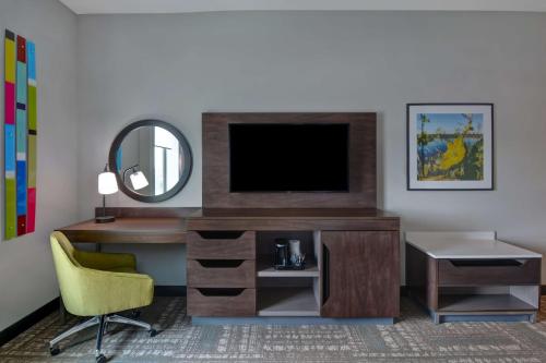 Hampton Inn & Suites Tampa Riverview - image 6