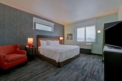 Home 2 Suites by Hilton Atascadero Room Type - King Suite with Roll-In Shower - Non Smoking