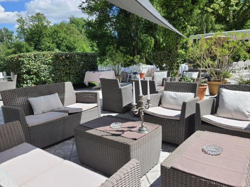 LOGIS - Hôtel & Restaurant Le Gonfalon (LOGIS - Hotel & Restaurant Le Gonfalon) in Germigny-l'Évêque