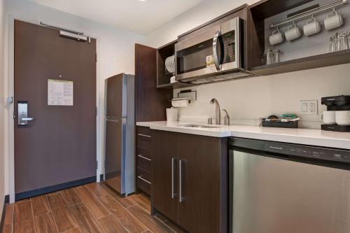 Home2 Suites By Hilton Atascadero Ca - image 12