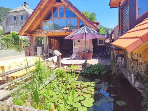 Dārzs, Apartma Caprivi Koprivnik, Kočevje, Kočevski rog (Apartma Caprivi Koprivnik, Kocevje, Kocevski rog) in Komarna Vas