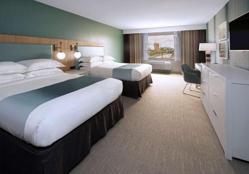 SunCoast Hotel Anaheim Tapestry Collection by Hilton - image 9