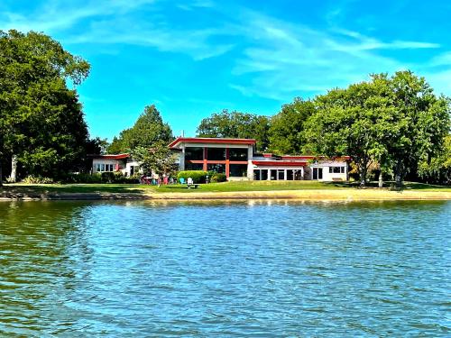 Wiseacre Estate in Norfolk, USA