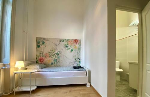 Single Room with Private Bathroom image 1