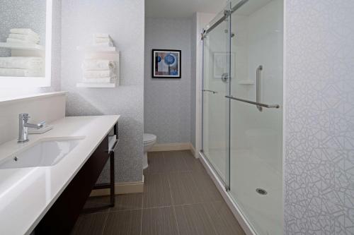Hampton Inn & Suites - Gilroy, CA Room Type - King Studio Suite - Hearing Access/Non-Smoking