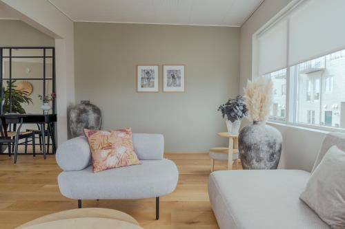 New Three Bedroom Townhouses with Sea View in Hoyvík
