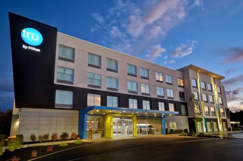 Tru By Hilton Concord Nh - image 10