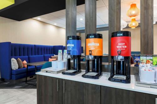 Tru By Hilton Dallas Market Center - image 10