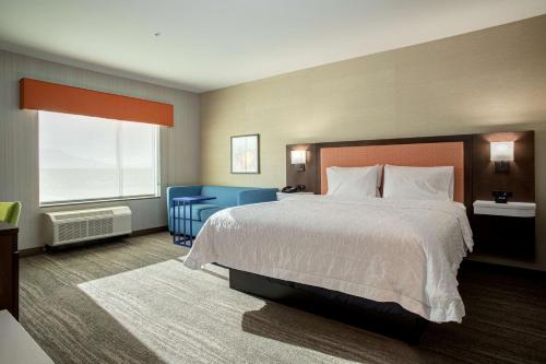 1 king bed, 1 sofa bed