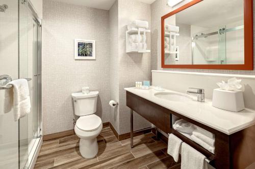 Hampton Inn & Suites by Hilton Indio Room Type - King Room - Hearing Access/Non-Smoking