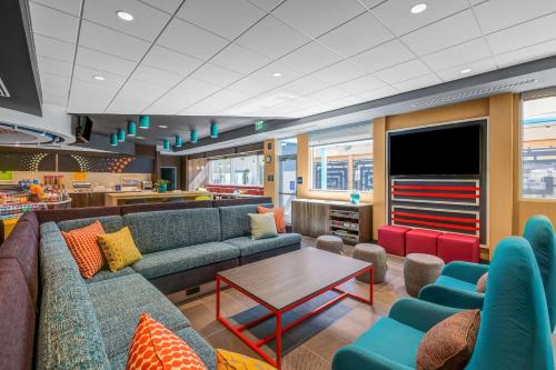 อาหารและเครื่องดื่ม, Tru by Hilton Lathrop in ลาทรอป (CA)