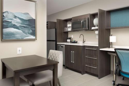 مطبخ, Home2 Suites by Hilton Denver Central Park in Commerce City