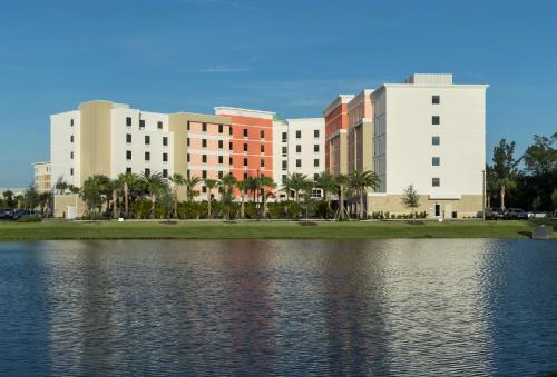 Home2 Suites By Hilton Cape Canaveral Cruise Port