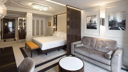 DoubleTree By Hilton A Coruña - image 10