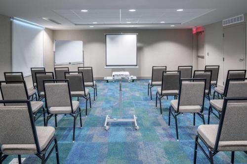 Home2 Suites By Hilton Fort Worth Cultural District Tx - image 7