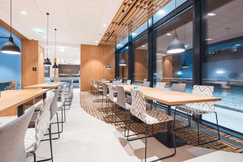 Hampton By Hilton Warsaw Reduta - image 11