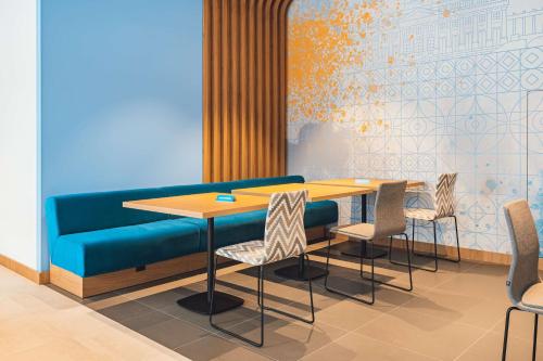 Hampton By Hilton Warsaw Reduta - image 3
