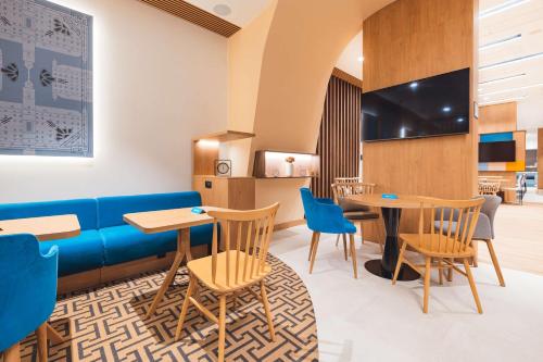 Hampton By Hilton Warsaw Reduta - main image