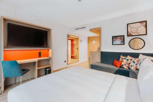 Hampton By Hilton Warsaw Reduta - image 5