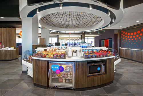 Tru By Hilton Stoughton - image 7