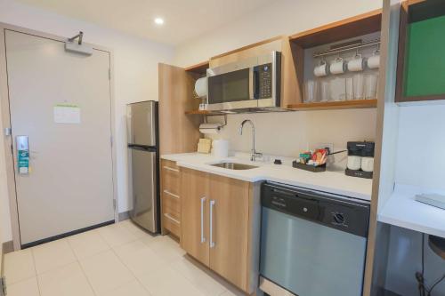 廚房, 亞特蘭大卡明希爾頓惠庭套房酒店 (Home2 Suites by Hilton Cumming Atlanta) in 卡明