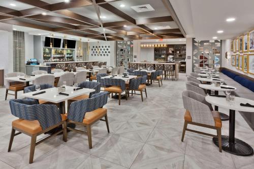 474945837 Doubletree By Hilton Dothan, Al