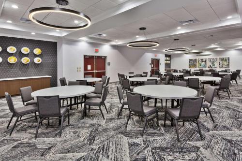 474945897 Doubletree By Hilton Dothan, Al