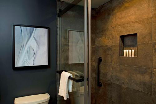 The Lloyd Stamford Tapestry Collection by Hilton - image 3