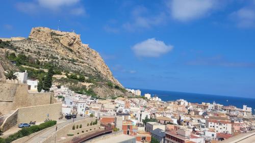 Corazón de Alicante con vistas al mar y al castillo