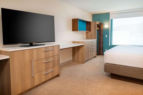 Home2 Suites by Hilton Corona Room Type - King Studio Suite - Non-Smoking