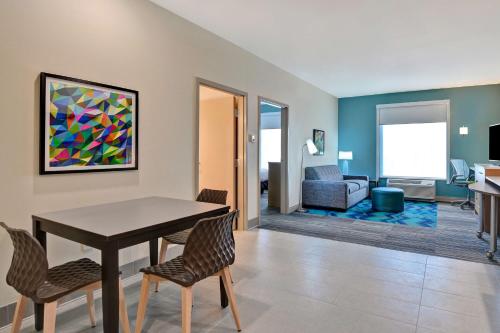 Home2 Suites By Hilton Savannah Midtown Ga - image 2