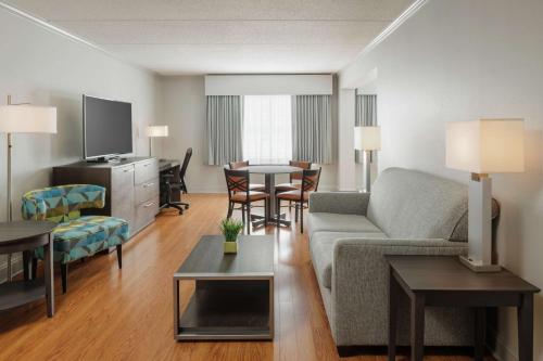 Hotel Trilogy Albany Airport Tapestry Collection by Hilton - image 9