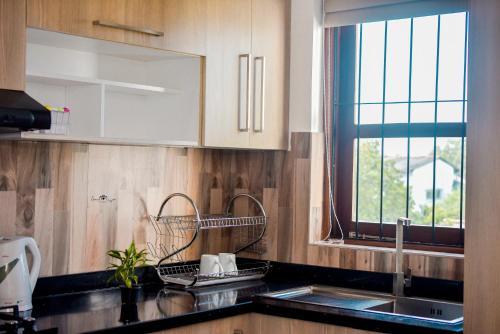 Kitchen, Fairway Apartment in Boralesgamuwa