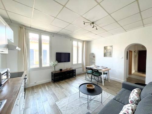 Ravissant appartement à 50m port + Parking