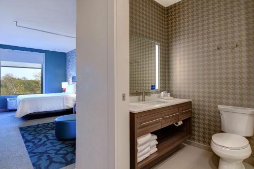 Home2 Suites by Hilton North Plano Hwy 75 - image 8