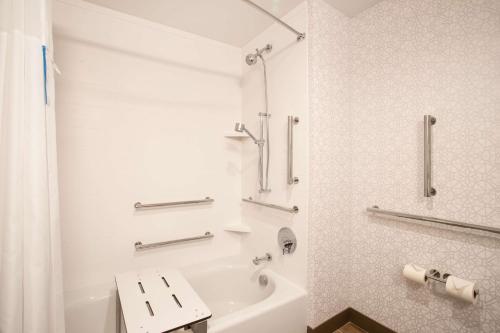 Hampton Inn & Suites North Port Fl - image 13