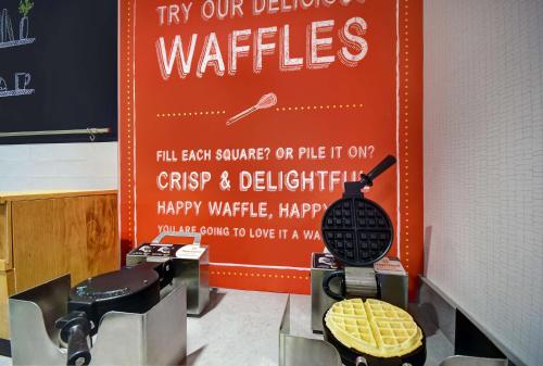 Hampton Inn Cave City KY - image 7