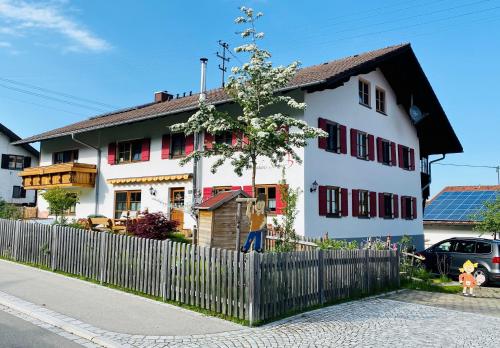 Ferienhaus Sommer - Apartment - Pfronten