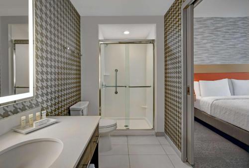 Home2 Suites by Hilton Houston Medical Center - image 11