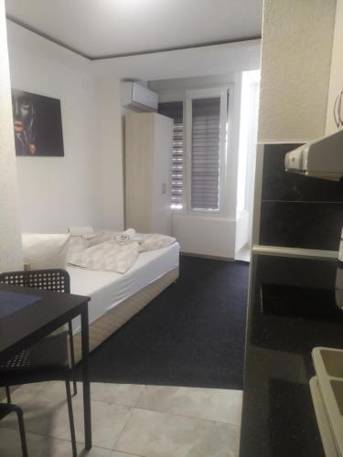 1 queen bed