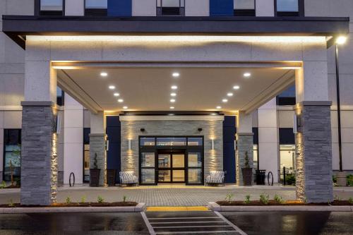 Hampton Inn & Suites Burlington, Ontario, Canada